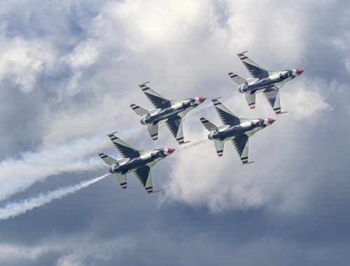 QCAirshow25-tbirds